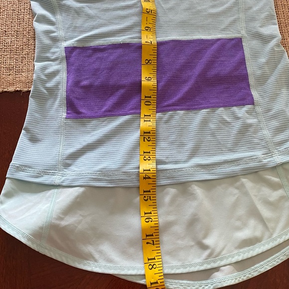Lululemon active tank Sz 2 - Picture 11 of 11